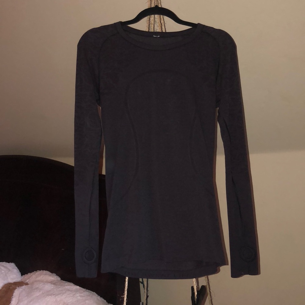 Purple/floral design lululemon top Sz12